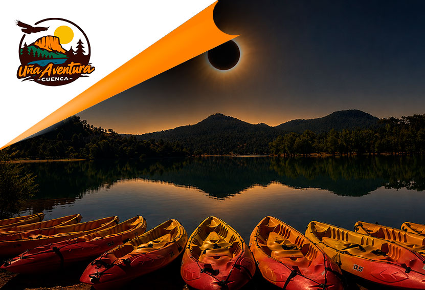 Ruta en piragua por la toba durante el eclipse del 12 de agosto en Cuenca