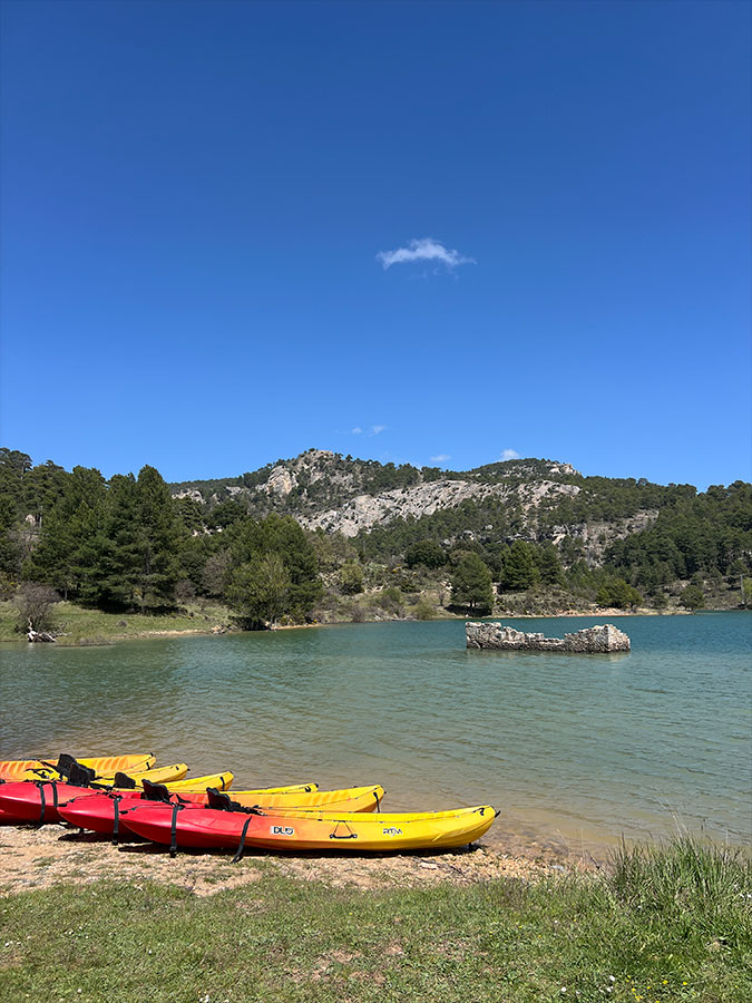 Piraguas embalse de la Toba (Uña)