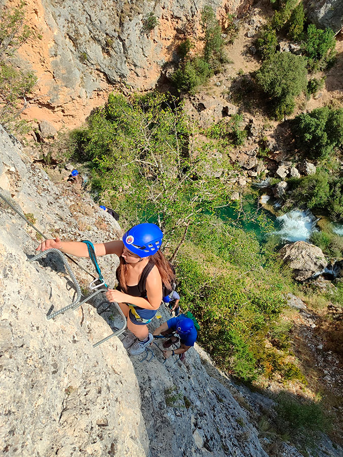 Vía Ferrata del Ventano del Diablo (Cuenca) Uña Aventura