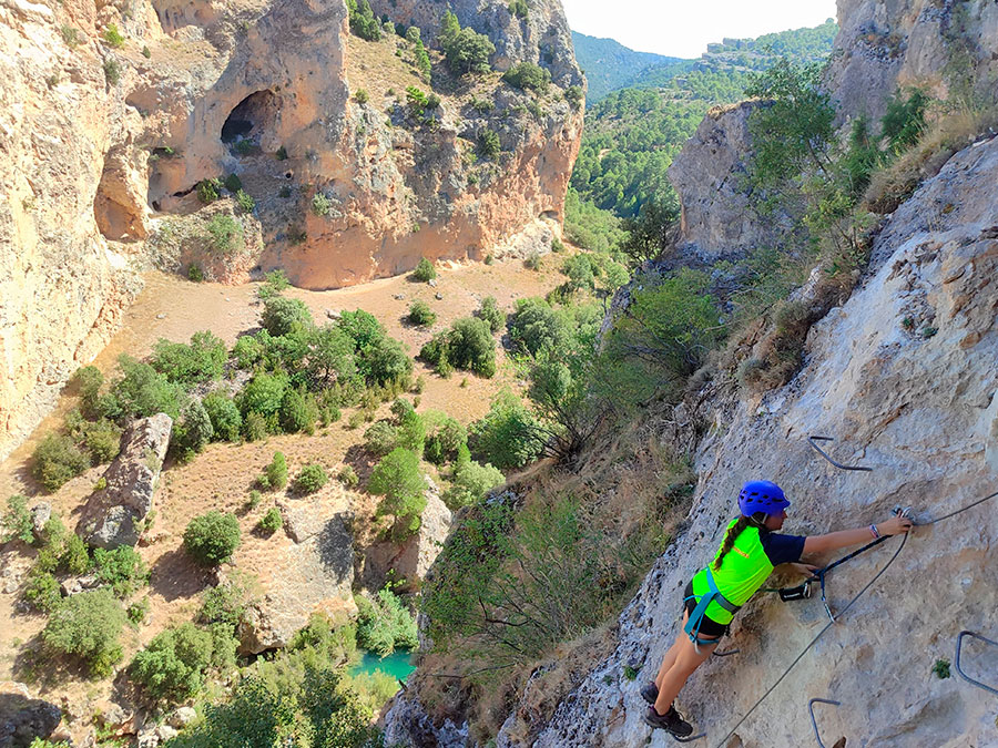 Vía Ferrata del Ventano del Diablo (Cuenca) Uña Aventura
