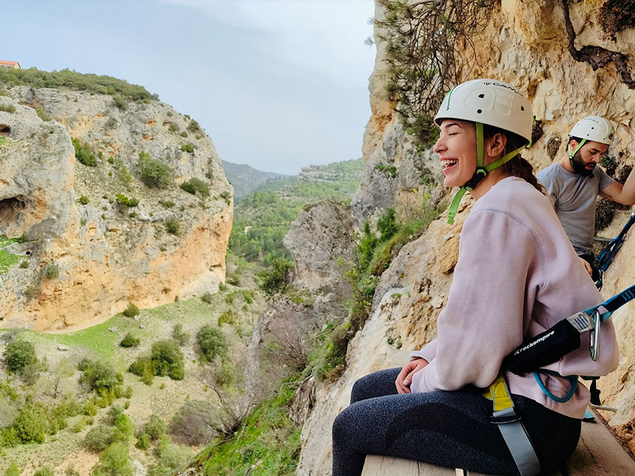 Vía Ferrata del Ventano del Diablo (Cuenca) Uña Aventura
