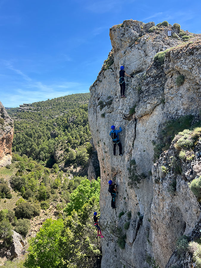 Vía Ferrata del Ventano del Diablo (Cuenca) Uña Aventura